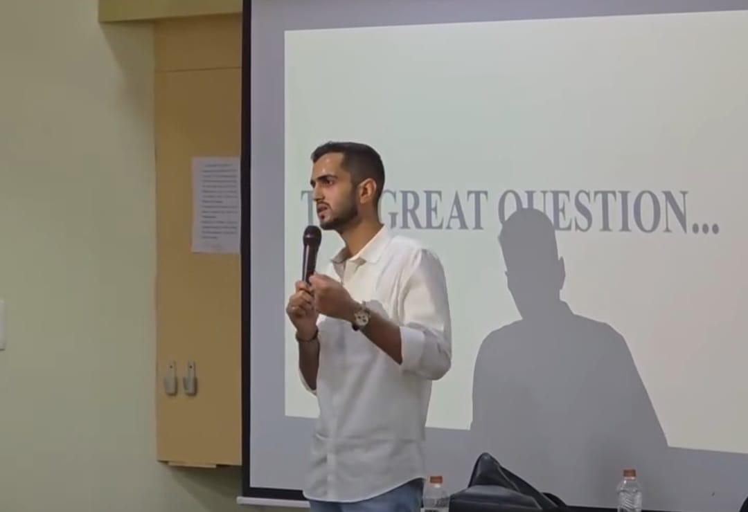 Adv. Kunal Dalal speaking at a legal research session